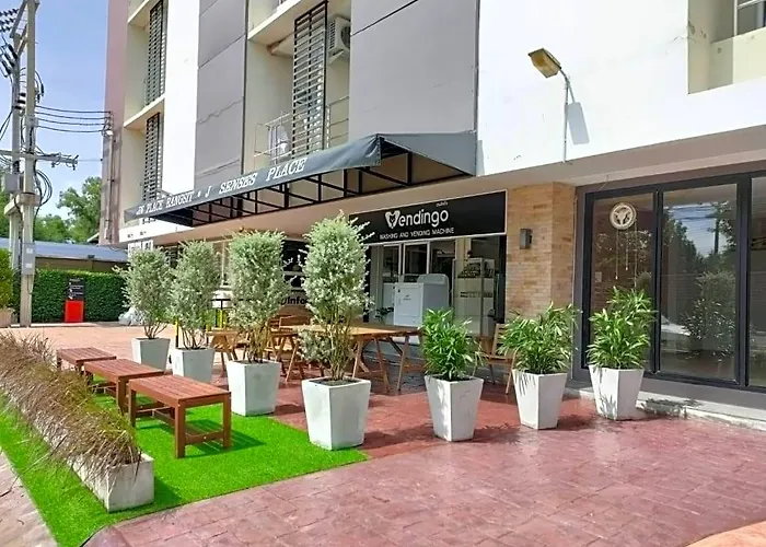 ホテル Jn Place